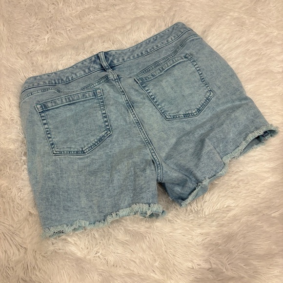 Torrid Shorts Raw Edge Denim Jean Shorts Acid Washed Size 14 - Picture 9 of 9